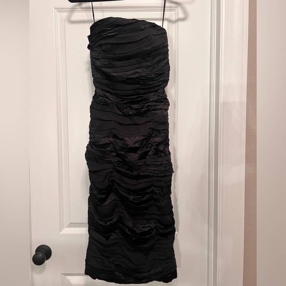 Alicia + Olivia Strapless black midi dress